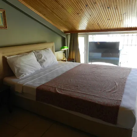 Berk Guest House - Grandma'S House Стамбул Номер фото