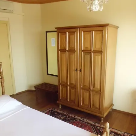 Berk Guest House - Grandma'S House Стамбул Номер фото