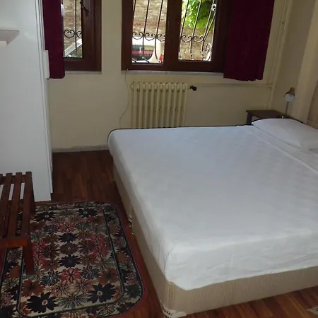 Berk Guest House - Grandma'S House Стамбул Номер фото